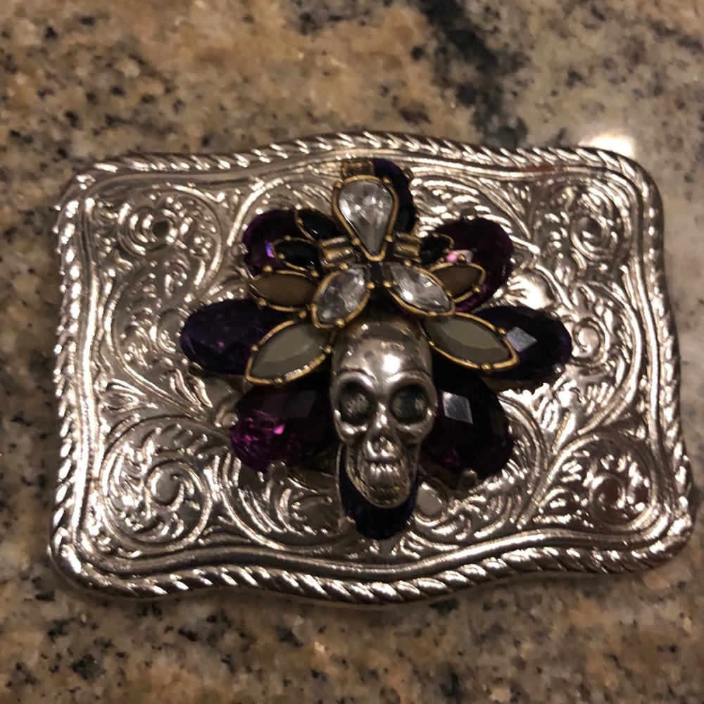 Buckle that can be attached to any belt